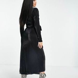 Black long sleeve dress